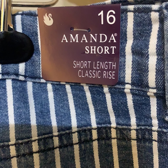 Buy Woman’s GV Bermuda short size 16 Get absolutely free Amanda short NWT 2/$15 - Picture 3 of 16